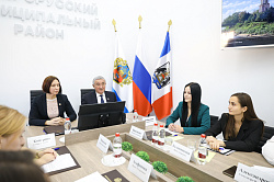 Юрий Бобрышев предложил молодым парламентариям подключиться к дискуссии по электросамокатам Юрий Бобрышев предложил молодым парламентариям подключиться к дискуссии по электросамокатам