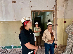 В Старой Руссе продолжается ремонт молодежного центра