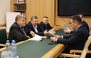 Фракции Новгородской областной Думы обсудили социально значимые инициативы с губернатором Андреем Никитиным