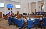Губернатор Новгородской области Андрей Никитин поблагодарил депутатов за совместную работу