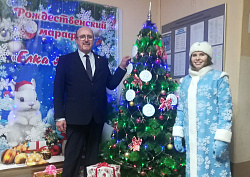 Депутаты областной Думы продолжают исполнять предновогодние желания маленьких жителей региона