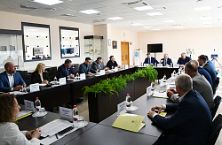 Депутаты обсудили развитие промышленности в условиях санкций