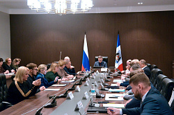Депутаты продолжают прорабатывать повестку дня предстоящего заседания Новгородской областной Думы