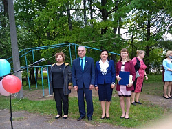 Ольга Борисова поздравила выпускников с праздником "Последний звонок"