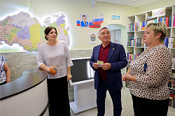 Юрий Бобрышев осмотрел социально значимые объекты в Поддорье Юрий Бобрышев осмотрел социально значимые объекты в Поддорье