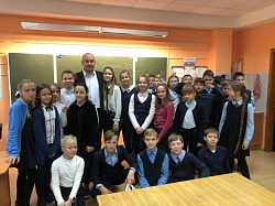 Алексей Чурсинов провел урок по основам права для учеников гимназии "Гармония"