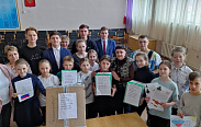 Заместитель председателя регионального парламента Ольга Борисова провела встречи с учениками Боровичской школы № 8