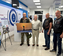 В Штабе общественной поддержки продолжает работу фотовыставка депутата Анатолия Федотова  