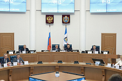 Губернатор Новгородской области Андрей Никитин выступил с ежегодным отчётом перед депутатами