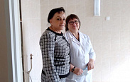 Ольга Борисова встретилась с медицинским персоналом поликлиники поселка Волот