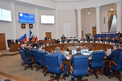 Губернатор Новгородской области Андрей Никитин поблагодарил депутатов за совместную работу