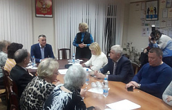 Лариса Сергухина и Алексей Куштовский продолжают работу в своих избирательных округах