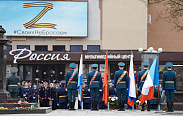У стелы «Город воинской славы» в Великом Новгороде состоялся митинг в честь 77-говощины Победы