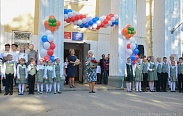 Елена Писарева и Алексей Чурсинов встретили День знаний в своей родной школе