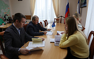 Владимир Королев провёл рабочую встречу с представителями регионального министерства транспорта и дорожного хозяйства, а также Новгородавтодора
