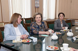 Елена Писарева встретилась с участниками программы по оказанию государственной помощи в виде социального контракта