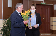 В преддверии 8 марта Юрий Бобрышев поздравил женщин-медиков 