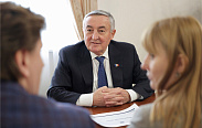 Встреча председателя Новгородской областной Думы Юрия Бобрышева и депутата Государственной Думы Светланы Журовой