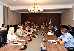 Состоялось заседание комитета по бюджету, налогам и тарифам под председательством Анатолия Федотова