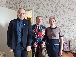 Денис Павлюк поздравил ветеранов Великой Отечественной войны
