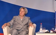 Елена Писарева принимает участие в Форуме женщин Северо-Западного федерального округа