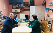 Заместитель председателя Новгородской областной Думы Владимир Королев встретился с директором Валдайской школы №2 Натальей Матвеевой