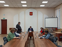 На базе муниципальных образований Новгородской области продолжается обсуждение законопроекта об организации местного самоуправления