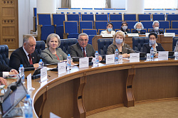 Депутаты приняли участие в заседании областной трехсторонней комиссии по регулированию социально-трудовых отношений
