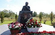 В Великом Новгороде открыли бюст Николая Афанасьевича Антонова