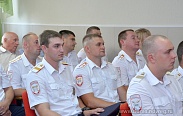 Сотрудники новгородской Госавтоинспекции отмечают профессиональный праздник