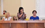 Елена Писарева вручила медали выпускникам гимназии "Исток", с отличием окончившим обучение