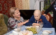 Елена Писарева поздравила Зинаиду Ивановну Андрееву с 99-летием
