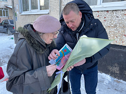 Депутаты Новгородской областной Думы поздравили ветеранов с годовщиной освобождения Новгорода