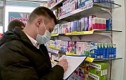 Максим Бомбин принял участие в мониторинге цен на лекарства в аптеках на территории региона
