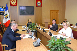 Елена Писарева обратилась к депутатам с призывом не прекращать работу по оказанию помощи жителям региона