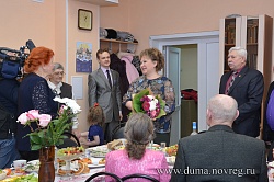 Елена Писарева поздравила с 90-летним юбилеем жительницу Великого Новгорода Александру Ивановну Щенникову