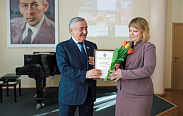 В преддверии 8 марта Юрий Бобрышев поздравил женщин-глав и председателей Дум районов и округов