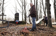 Новгородская областная Дума провела субботник на воинском мемориале