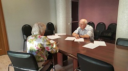 Депутат Сергей Хвостиков провел прием граждан