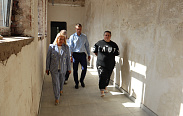 Лариса Сергухина проинспектировала ход ремонтных работ в детском саду в деревне Ермолино