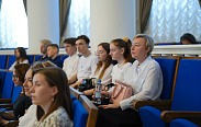 Будущие одиннадцатиклассники посетили Новгородскую областную Думу