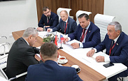 В рамках работы на ПМЭФ Юрий Бобрышев принял участие во встрече с послом Белоруссии 