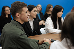 Новгородские депутаты встретились с будущими педагогами