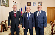  Юрий Бобрышев встретился с председателем Парламента Республики Северная Осетия-Алания и зампредом Псковского областного Собрания депутатов