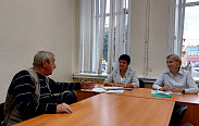 Депутаты Новгородской областной Думы Лариса Артемьева и Ольга Захарова провели совместный приём граждан в городе Боровичи