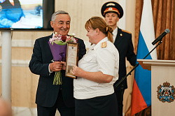 Юрий Бобрышев поздравил с профессиональным праздником сотрудников следственных органов