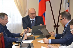 Депутаты обсудили законопроект, определяющий муниципальные образования, на территории которых граждане смогут получить в безвозмездное пользование земельный участок для ведения крестьянского хозяйства